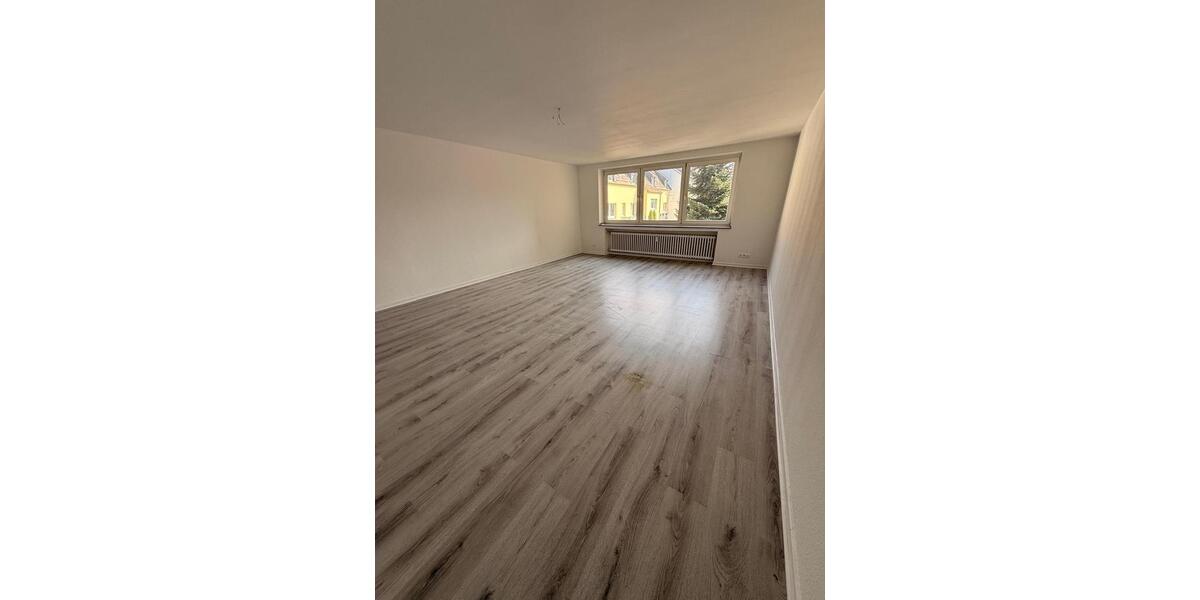 Etagenwohnung Krefeld - 3 Zimmer, 85 m&sup2;, 810&euro; | Angebot:25871358