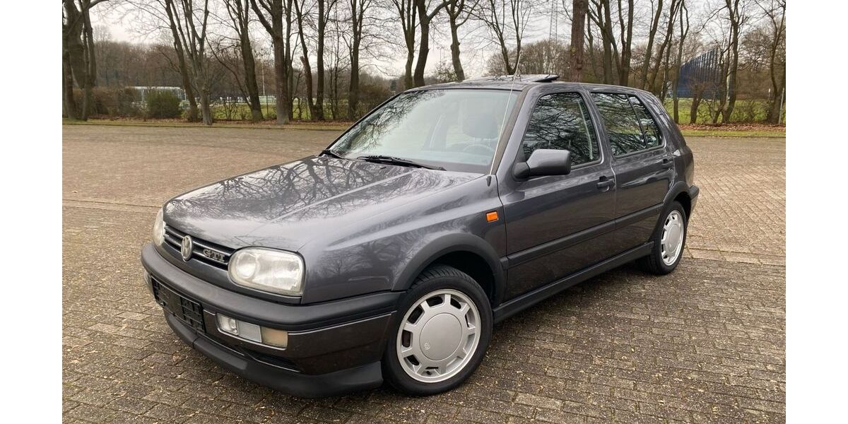 VW Golf 135.809 km 8.900 &euro; Neuss 41469