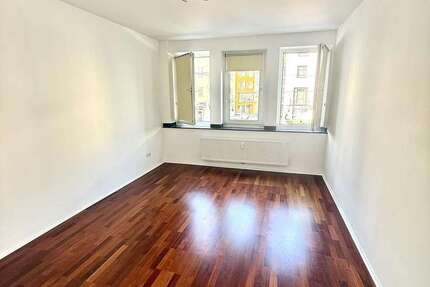 Wohnung Düsseldorf Stadtmitte - 1 Zimmer, 29 m&sup2;, 656&euro; | Angebot:26934401