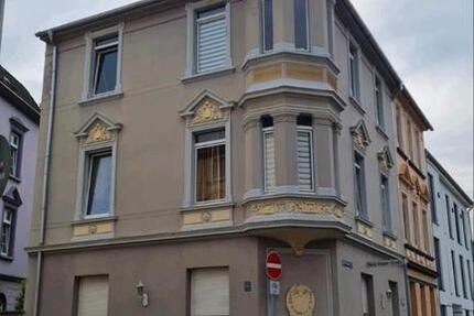 Haus Mönchengladbach Süd - 8 Zimmer, 210 m&sup2;, 1.700&euro; | Angebot:26037341