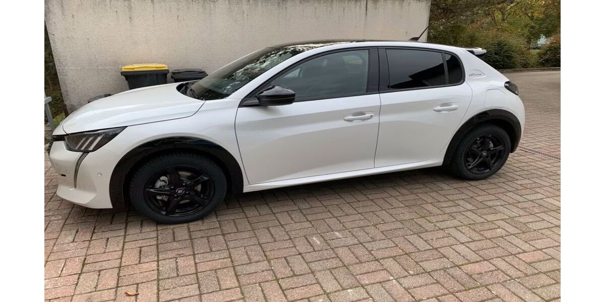 Peugeot 208 25.005 km 11.200 &euro; Düsseldorf 40625