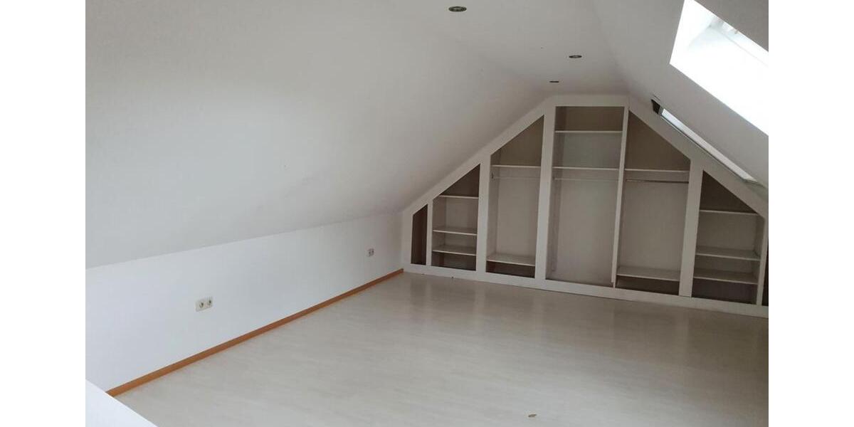 Etagenwohnung Mönchengladbach West - 3 Zimmer, 110 m&sup2;, 990&euro; | Angebot:25838743
