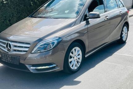 Mercedes-Benz B 180 87.000 km 11.500 &euro; Willich 47877