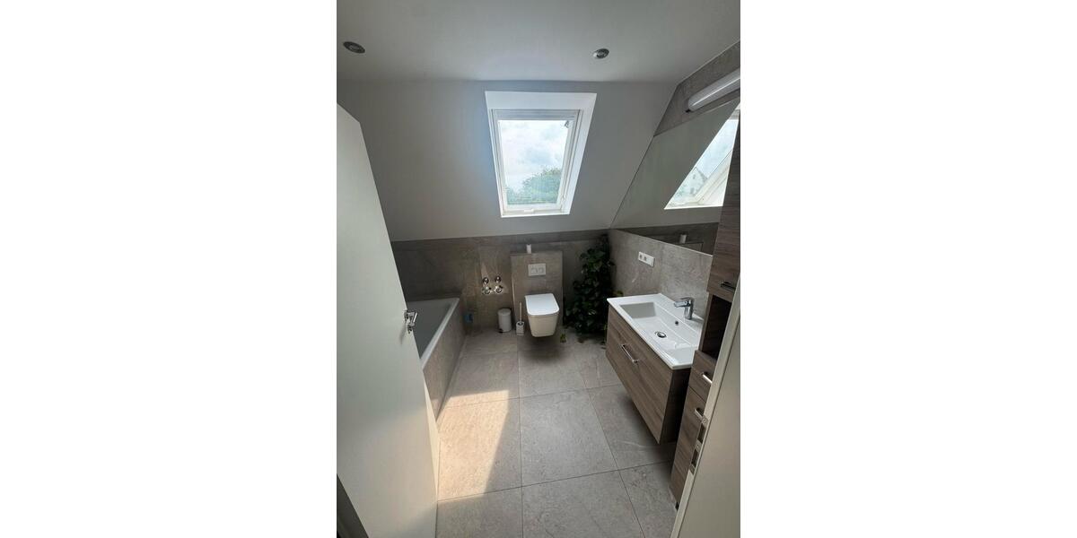 Maisonettenwohnung Moers - 2 Zimmer, 107 m&sup2;, 1.200&euro; | Angebot:26612610