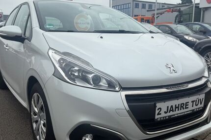 Peugeot 208 140.241 km 5.899 &euro; Geldern 47608