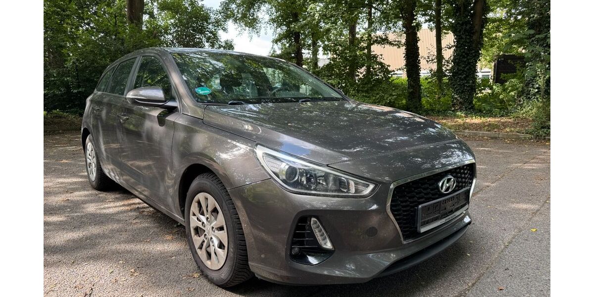 Hyundai i30 139.490 km 8.990 &euro; Mönchengladbach 41068