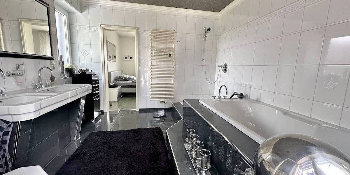 Mehrfamilienhaus, Wohnhaus Hückelhoven Kleingladbach - 9 Zimmer, 279 m&sup2;, 769.000&euro; | Angebot:25775770