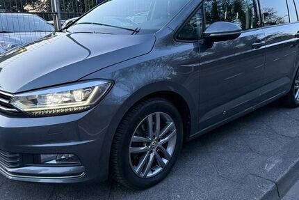 VW Touran 136.000 km 19.900 &euro; Mönchengladbach - Odenkirchen 41199