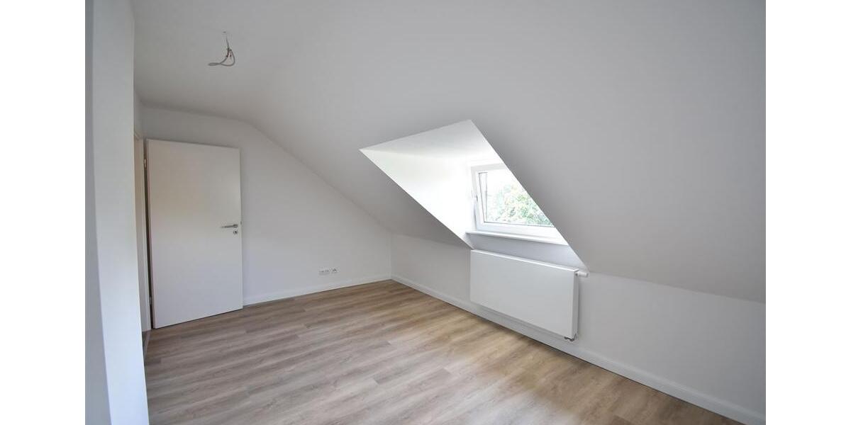 Dachgeschoßwohnung Krefeld Benrad - 3 Zimmer, 66 m&sup2;, 755&euro; | Angebot:24714331