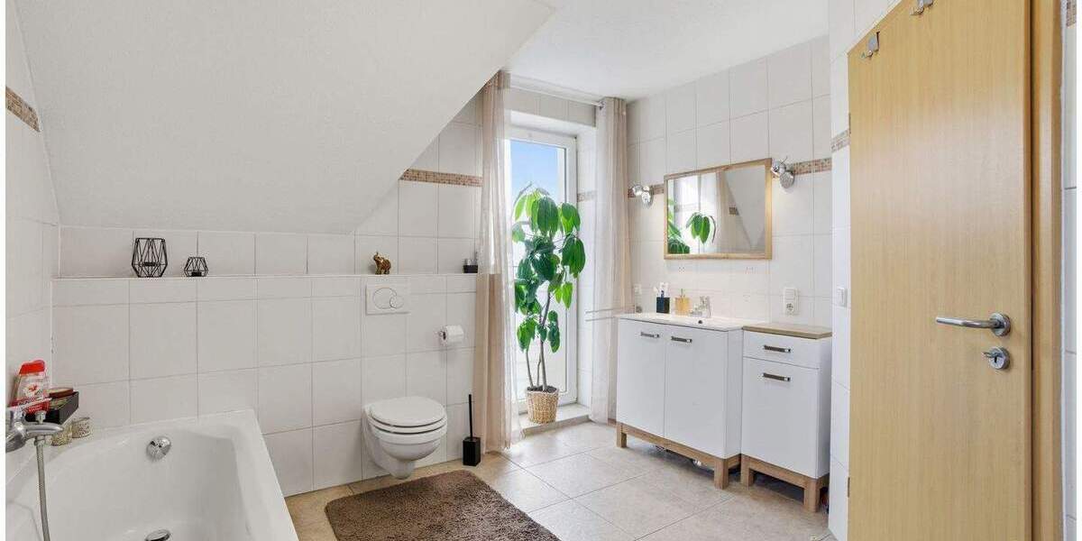 Mehrfamilienhaus, Wohnhaus Heinsberg Karken - 3 Zimmer, 107 m&sup2;, 220.000&euro; | Angebot:25999721