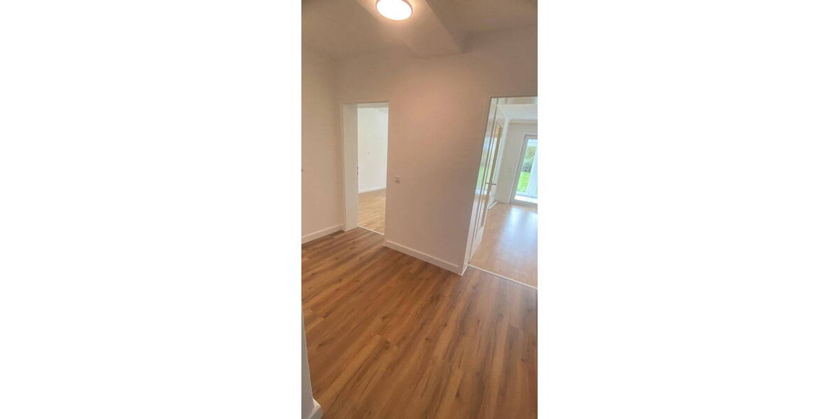 Etagenwohnung Düsseldorf Lohausen - 2 Zimmer, 77 m&sup2;, 1.400&euro; | Angebot:26933027