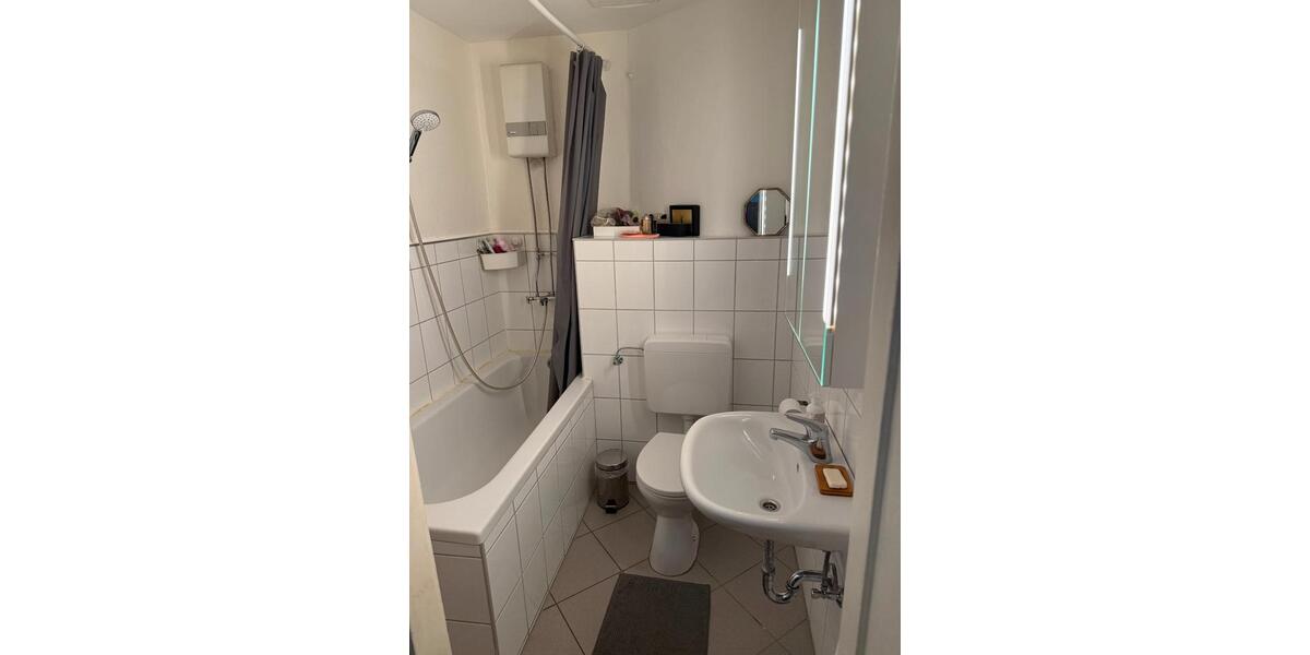 Etagenwohnung Düsseldorf Stadtbezirk 3 - 5 Zimmer, 120 m&sup2;, 1.315&euro; | Angebot:26587558