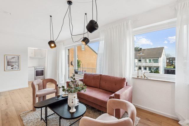 Etagenwohnung Krefeld Gellep-Stratum - 1 Zimmer, 39 m&sup2;, 1.200&euro; | Angebot:25649445