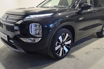 Mitsubishi Plug-in Hybrid Outlander 6.999 km 48.480 &euro; Mönchengladbach 41061