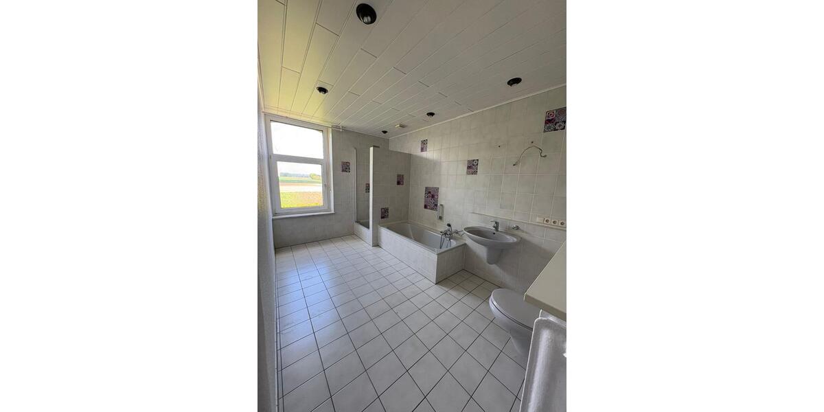 Bauernhaus, Landhaus Wachtendonk - 7 Zimmer, 250 m&sup2;, 2.300&euro; | Angebot:25378282