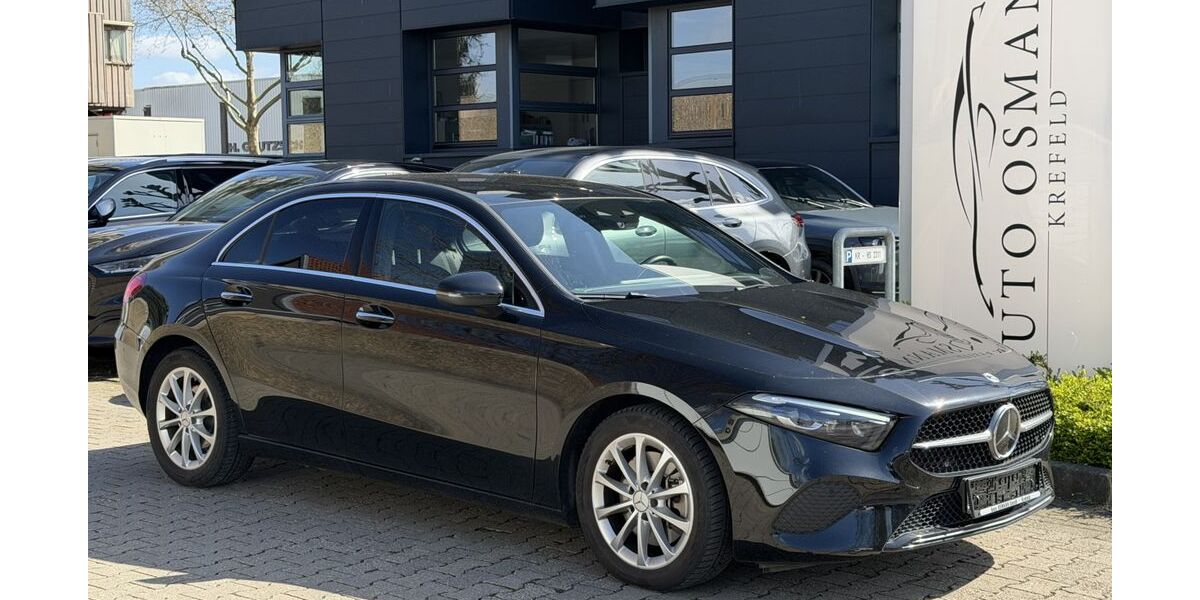 Mercedes-Benz A 250 32.223 km 31.950 &euro; Krefeld 47805