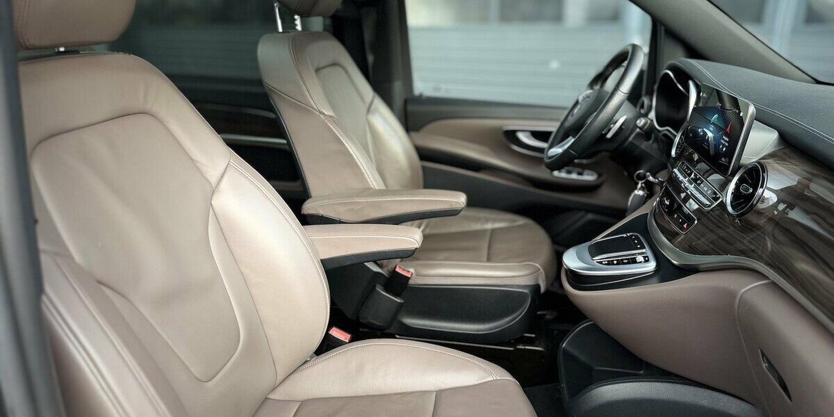 Mercedes-Benz V 300 d lang /4matic/ AMG / 8 Sitze/Pano/ El.tür 55.000 km 59.900 &euro; Mönchengladbach 41066