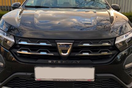 Dacia Sandero 59.000 km 10.900 &euro; Düsseldorf 40235