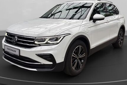 VW Tiguan 64.129 km 28.970 &euro; Mönchengladbach 41238