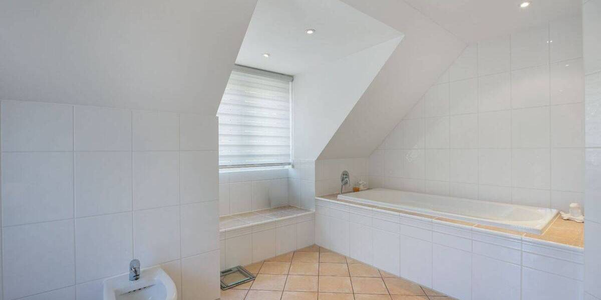 Einfamilienhaus Neuss Rosellen - 5 Zimmer, 196 m&sup2;, 940.000&euro; | Angebot:26840910