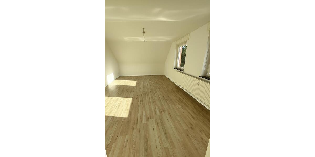 Dachgeschoßwohnung Hückelhoven - 4 Zimmer, 92 m&sup2;, 1.150&euro; | Angebot:25924130