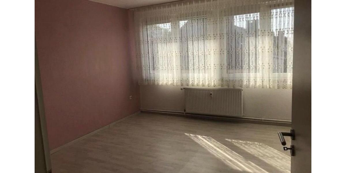 Etagenwohnung Krefeld - 2 Zimmer, 49 m&sup2;, 600&euro; | Angebot:25840802