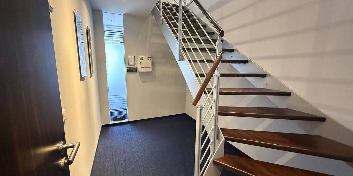 Gewerbeobjekt Krefeld Stadtmitte - 6 Zimmer, 425 m&sup2;, 5.600&euro; | Angebot:25926412