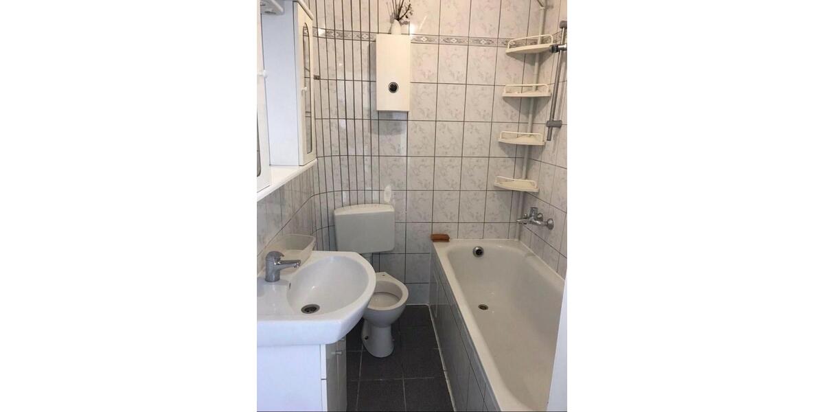 Etagenwohnung Krefeld - 2 Zimmer, 49 m&sup2;, 600&euro; | Angebot:25840802