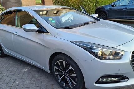 Hyundai i40 185.000 km 8.200 &euro; Krefeld 47798