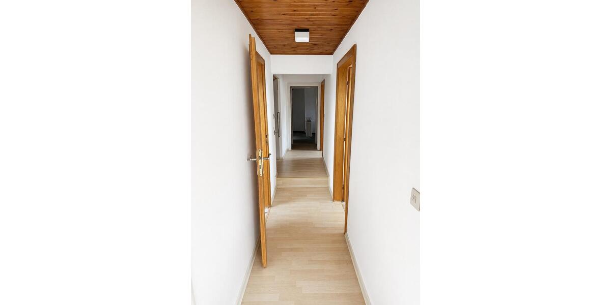 Erdgeschoßwohnung Kaarst - 7 Zimmer, 180 m&sup2;, 1.900&euro; | Angebot:26548422