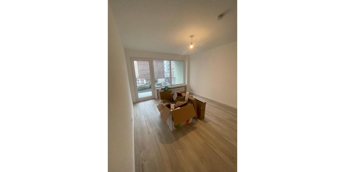 Etagenwohnung Düsseldorf Stadtmitte - 1 Zimmer, 120 m&sup2;, 737&euro; | Angebot:25718233