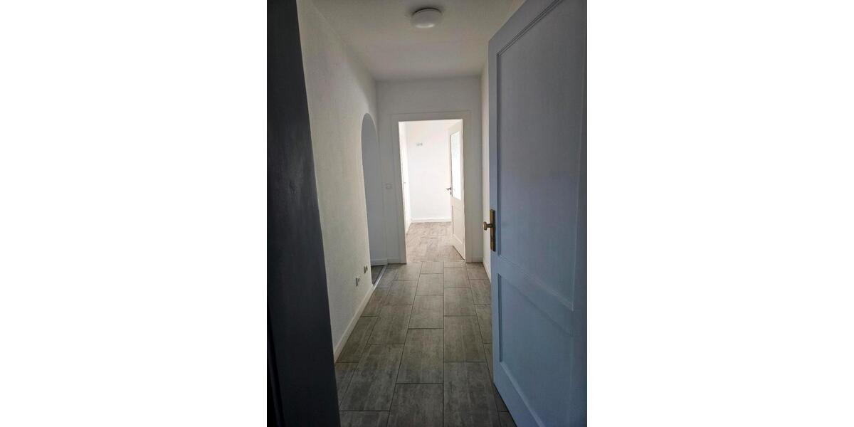 Dachgeschoßwohnung Tönisvorst - 2 Zimmer, 50 m&sup2;, 700&euro; | Angebot:25850355