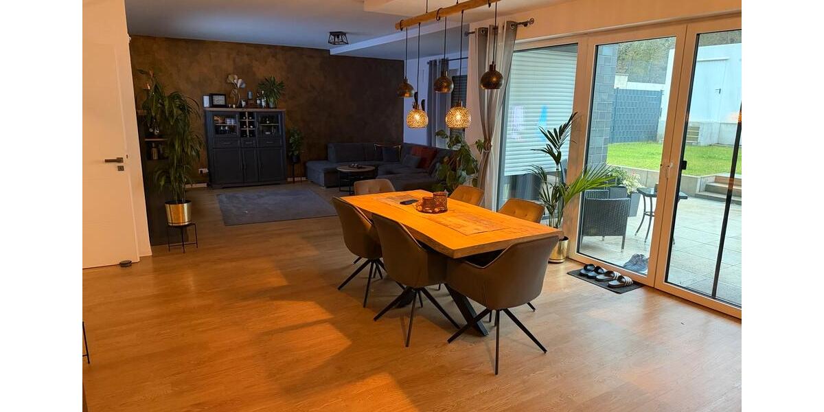 Erdgeschoßwohnung Mönchengladbach Süd - 3 Zimmer, 110 m&sup2;, 1.463&euro; | Angebot:26034993