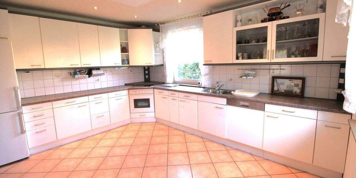 Einfamilienhaus Hückelhoven Millich - 7 Zimmer, 318 m&sup2;, 385.000&euro; | Angebot:25717174