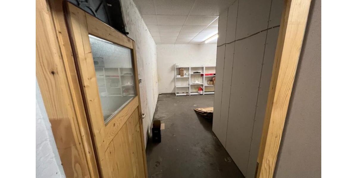 Etagenwohnung Wegberg - 5 Zimmer, 178 m&sup2;, 1.450&euro; | Angebot:24331848