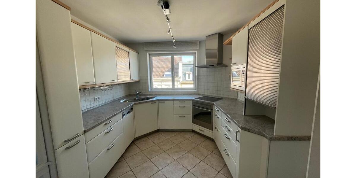 Etagenwohnung Mönchengladbach - 3 Zimmer, 130 m&sup2;, 1.705&euro; | Angebot:26631282