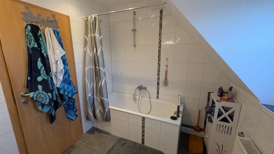Dachgeschoßwohnung Viersen - 3.5 Zimmer, 106 m&sup2;, 1.060&euro; | Angebot:25874682