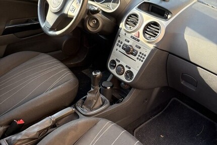 Opel Corsa D 155.000 km 2.420 &euro; Heinsberg 52525