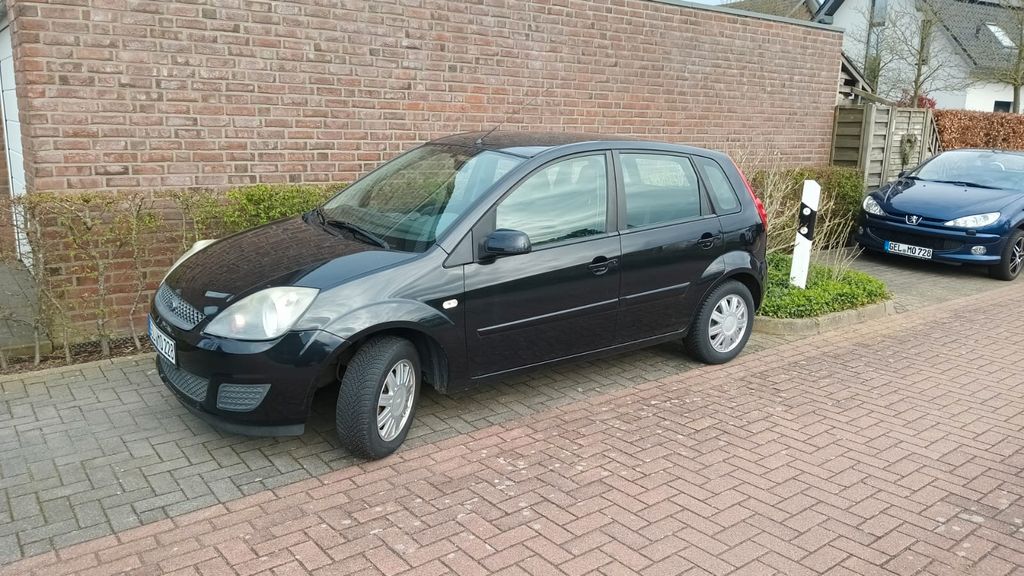 Ford Fiesta 76.666 km 3.388 &euro; Geldern 47608