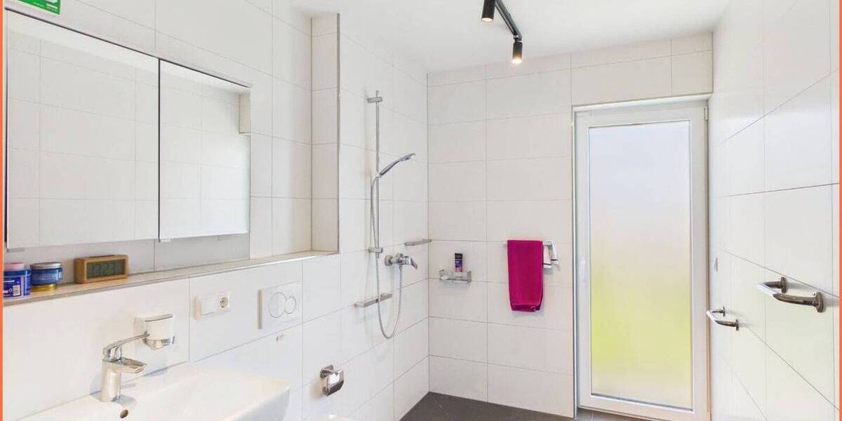 Etagenwohnung Heinsberg Dremmen - 3 Zimmer, 75 m&sup2;, 275.000&euro; | Angebot:26786629