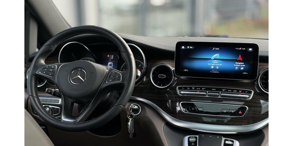 Mercedes-Benz V 300 d lang /4matic/ AMG / 8 Sitze/Pano/ El.tür 55.000 km 59.900 &euro; Mönchengladbach 41066