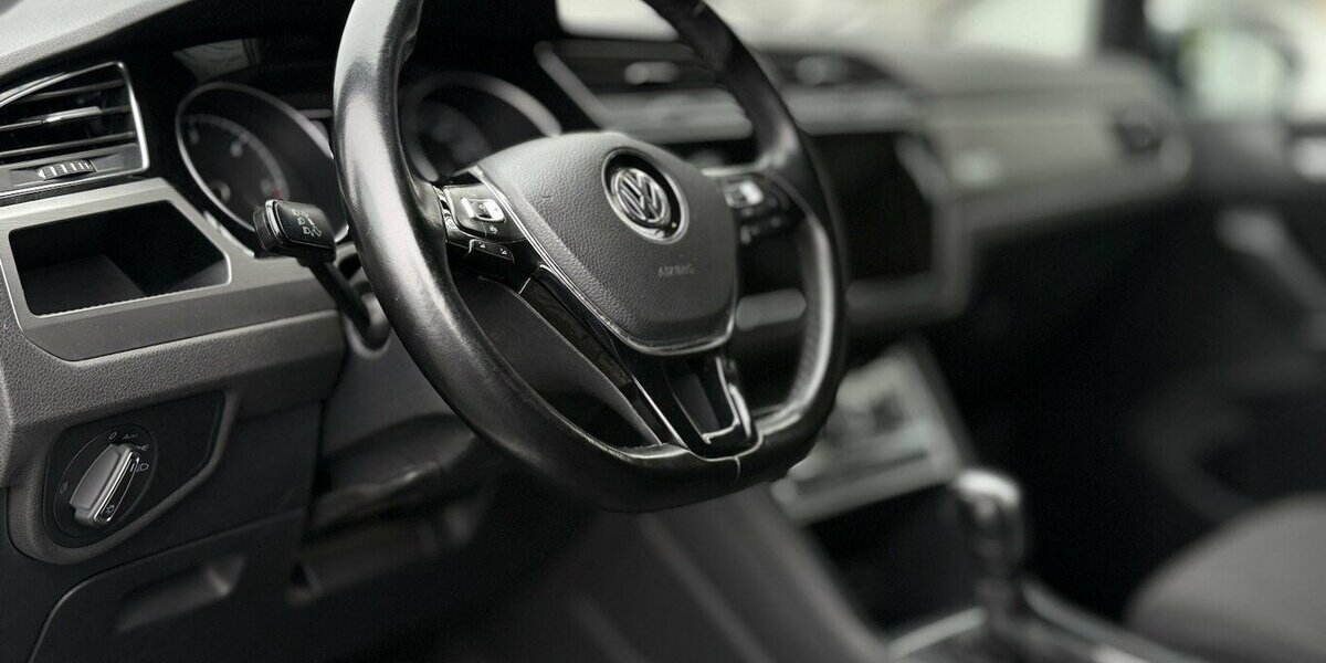 VW Touran 1.Hd / Automatik / AHK / 7 Sitze / Navi 110.000 km 23.490 &euro; Mönchengladbach 41066