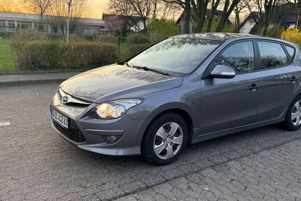 Hyundai i30 126.000 km 4.900 &euro; Grefrath 47929