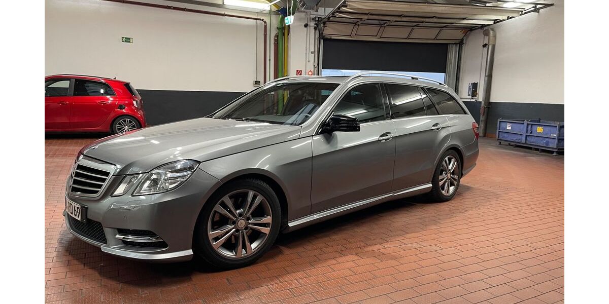 Mercedes-Benz E 200 145.000 km 13.500 &euro; Düsseldorf 40999