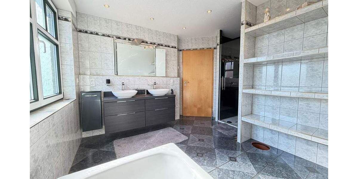 Einfamilienhaus Geldern - 7 Zimmer, 180 m&sup2;, 569.000&euro; | Angebot:25695653