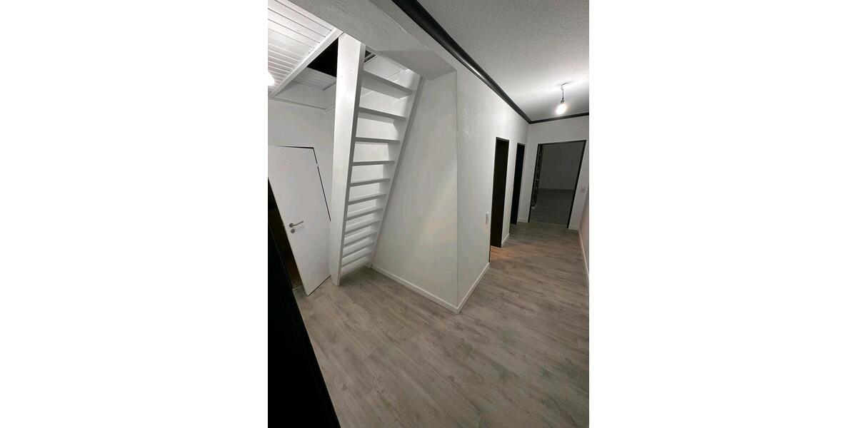 Dachgeschoßwohnung Grefrath - 990&euro; | Angebot:25931881