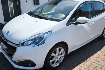Peugeot 208 35.090 km 8.999 &euro; Brüggen 41379