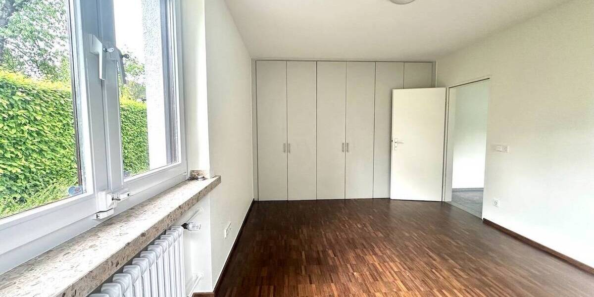 Etagenwohnung Neuss Gnadental - 4 Zimmer, 140 m&sup2;, 1.550&euro; | Angebot:26616356