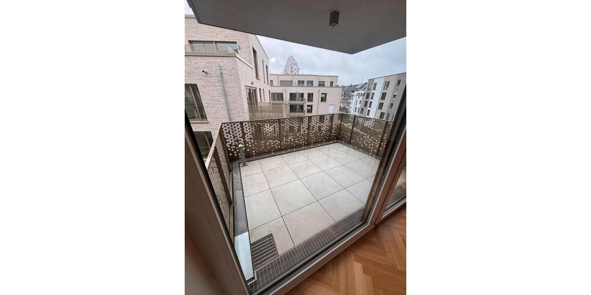 Etagenwohnung Düsseldorf Lörick - 2 Zimmer, 68 m&sup2;, 1.620&euro; | Angebot:26013815