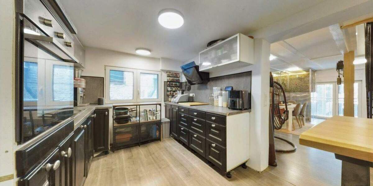 Mehrfamilienhaus, Wohnhaus Geldern - 7 Zimmer, 200 m&sup2;, 299.000&euro; | Angebot:25744053